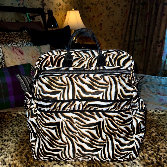 Lug - Sonata Convertible Tote    NWOT'S     Zebra Sand - Picture 2 of 15